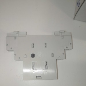 025. Hjälpkontaktblock (för Pkzm0)